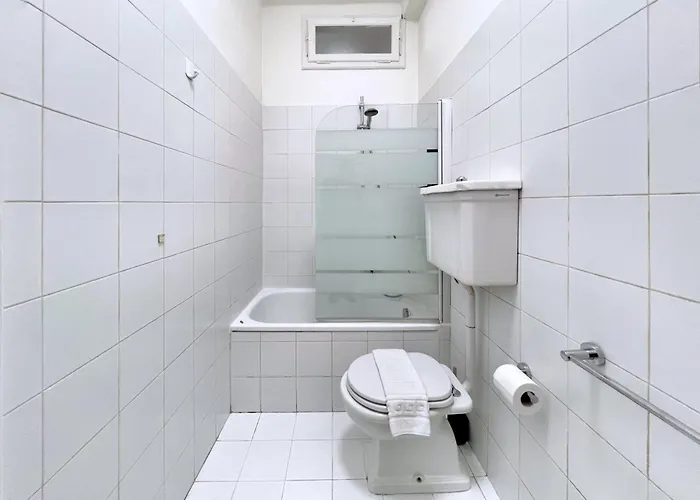 Urnest Montebello * Μπολόνια